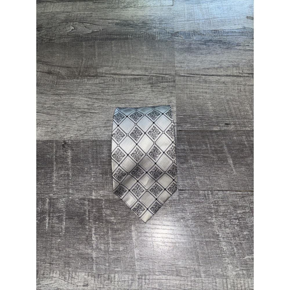 Steve Harvey Collection Silver Silk Neck Tie